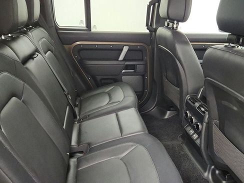 Used 2024 Land Rover Defender 110 X-Dynamic SE AWD/4WD image 23