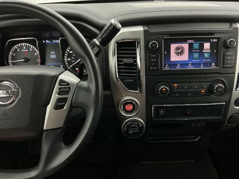 Used 2019 Nissan Titan SV AWD/4WD image 32