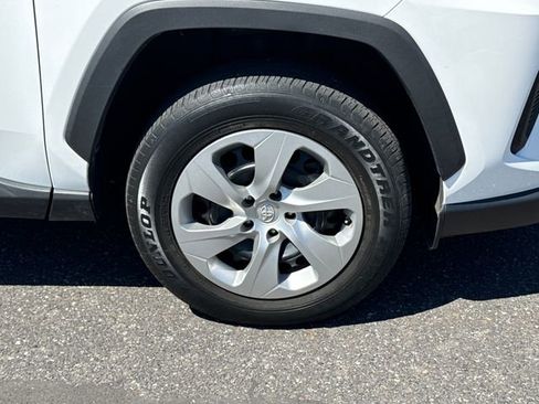 Used 2023 Toyota RAV4 LE AWD/4WD image 11