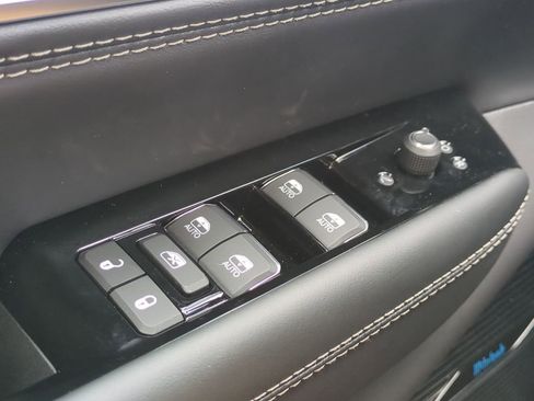 New 2026 Jeep Grand Wagoneer L Summit AWD/4WD image 27