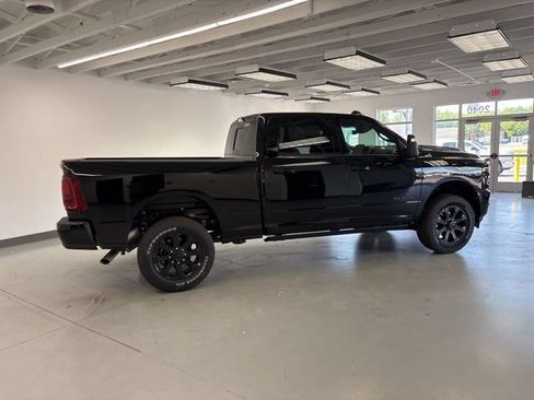 New 2026 RAM 2500 Laramie AWD/4WD image 9
