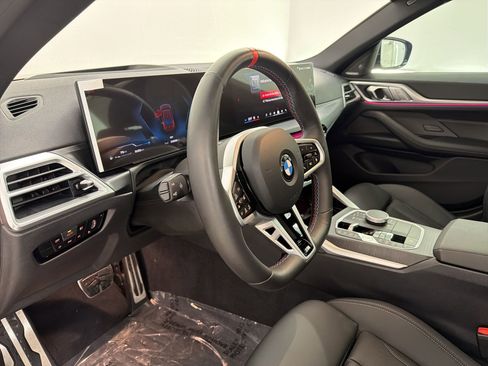 Certified 2025 BMW M440i image 4