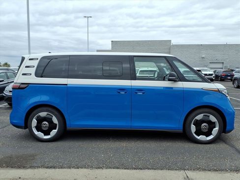 New 2025 Volkswagen ID. Buzz Pro S Plus image 8