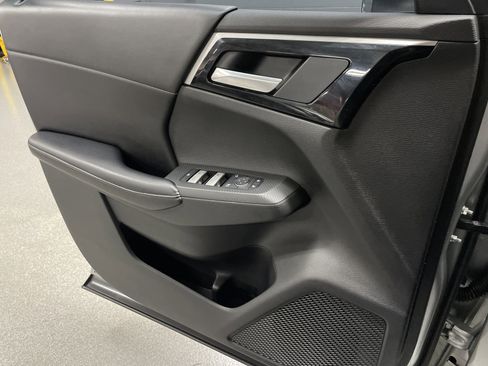 Used 2022 Mitsubishi Outlander SEL Black Edition image 14