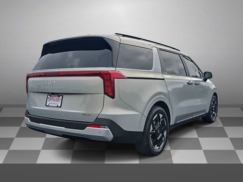 Used 2025 Kia Carnival EX FWD image 6