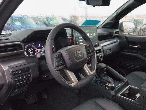 Used 2025 Toyota Tacoma TRD Off-Road image 16