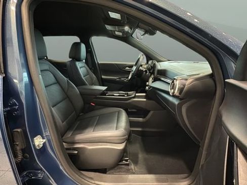 Used 2025 Chevrolet Equinox LT w/ Convenience Package II FWD image 19