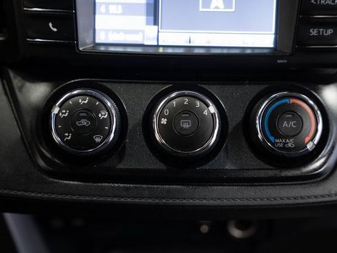 Used 2017 Toyota RAV4 LE image 17