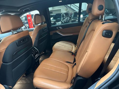 Used 2022 BMW X7 xDrive40i w/ Executive Package AWD/4WD image 16
