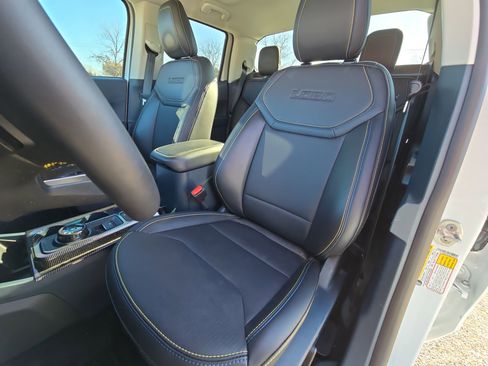 Certified 2025 Ford Maverick Lobo image 11