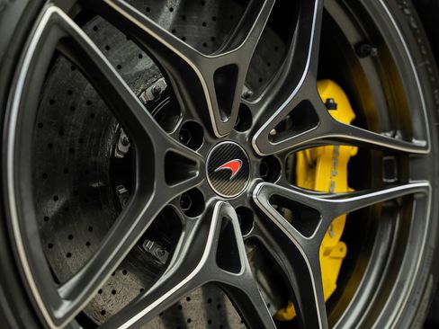 Used 2018 McLaren 720S Performance RWD image 6