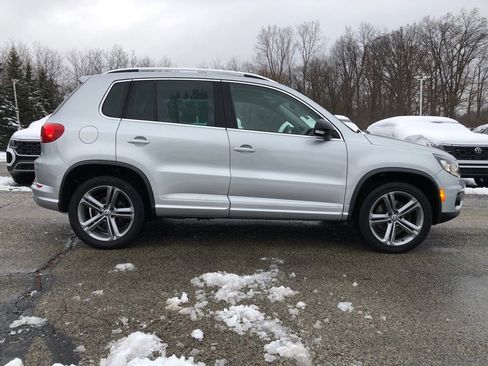 Used 2017 Volkswagen Tiguan Sport image 8