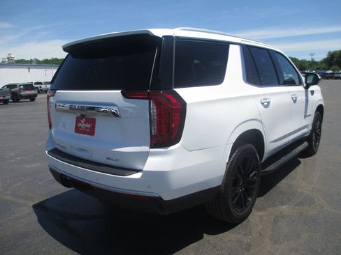 Used 2023 GMC Yukon SLT AWD/4WD image 6