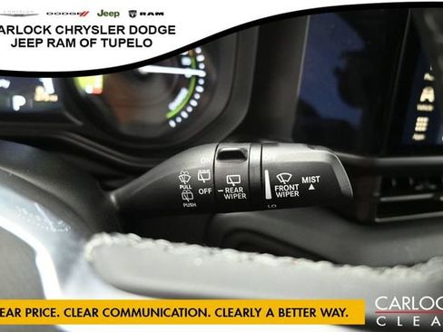 Used 2025 Jeep Wrangler Unlimited Sahara AWD/4WD image 18