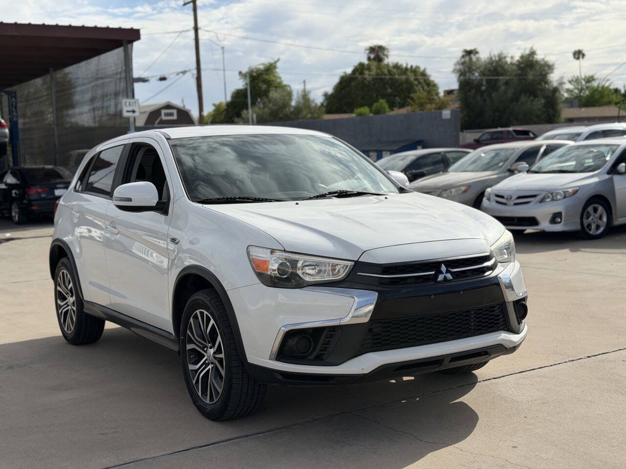 Used 2018 Mitsubishi Outlander Sport ES AWD/4WD image 3