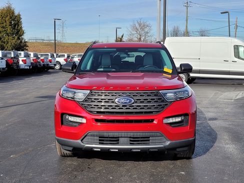 Certified 2021 Ford Explorer XLT w/ Equipment Group 202A image 9