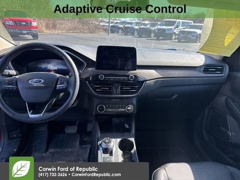 Used 2020 Ford Escape Titanium image 11