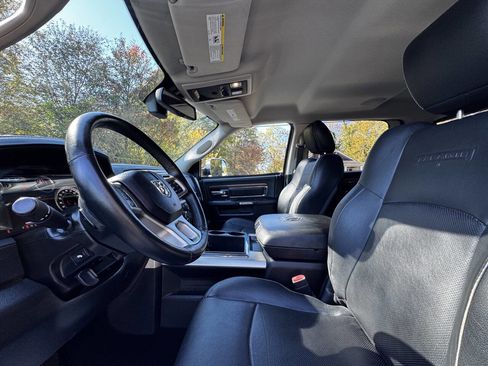 Used 2014 RAM 1500 Laramie w/ Convenience Group image 11