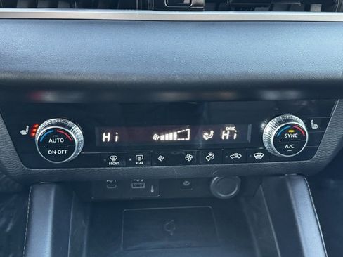 Used 2024 Mitsubishi Outlander SE image 11