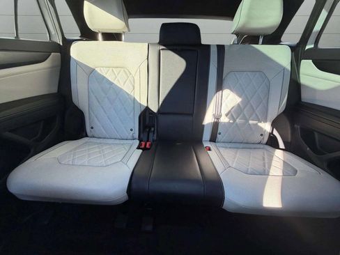 Used 2024 Volkswagen Atlas Cross Sport SEL Premium R-Line image 19