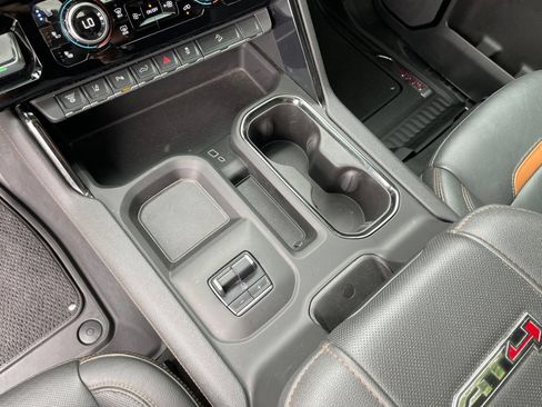 Used 2024 GMC Sierra 2500 AT4 w/ AT4 Premium Plus Package AWD/4WD image 25