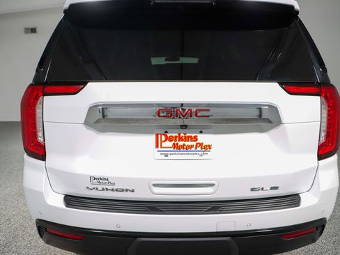 Used 2022 GMC Yukon XL SLE image 8