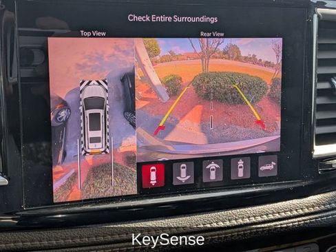 Used 2021 Chrysler Pacifica Touring-L w/ Uconnect Theater Family Group image 25