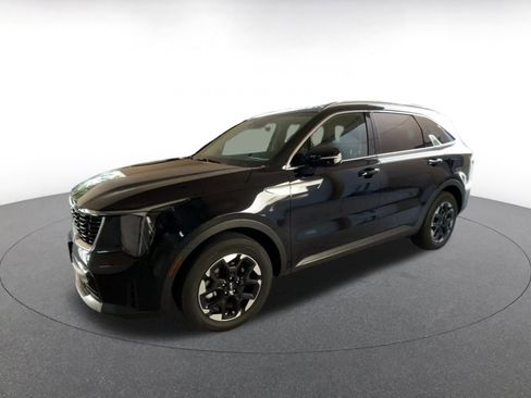 Used 2024 Kia Sorento S image 8