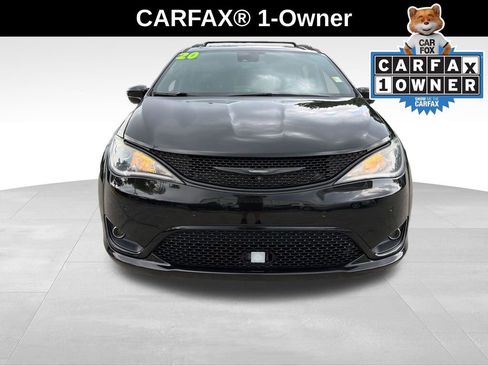 Used 2020 Chrysler Pacifica Touring-L Plus w/ Advanced Safetytec Group FWD image 2