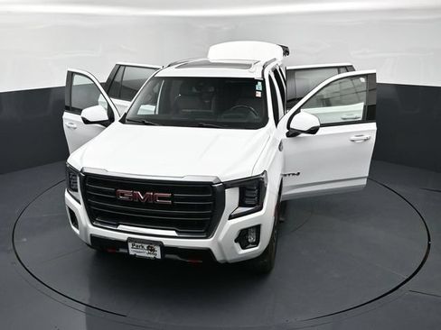 Used 2021 GMC Yukon AT4 w/ AT4 Premium Plus Package AWD/4WD image 29