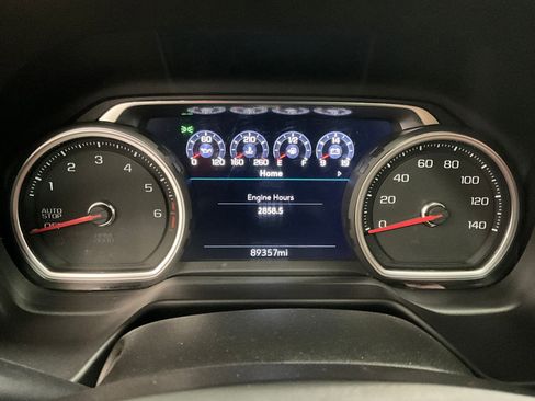 Used 2021 Chevrolet Suburban Premier w/ Premium Package image 19