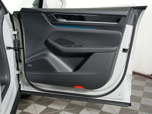 New 2026 Porsche Macan 4 Electric AWD/4WD image 37