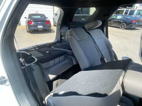 Used 2018 Ford Explorer 4WD w/ Class II Trailer Tow Package image 26