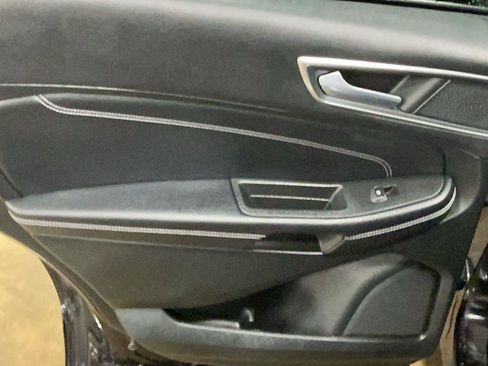 Certified 2023 Ford Edge Titanium AWD/4WD image 16