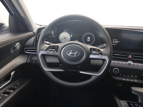 Certified 2024 Hyundai Elantra SEL image 12