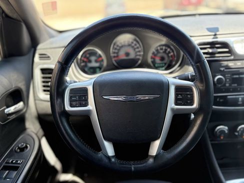 Used 2013 Chrysler 200 Touring FWD image 15