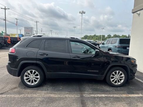 Used 2020 Jeep Cherokee Latitude w/ Cold Weather Group FWD image 8