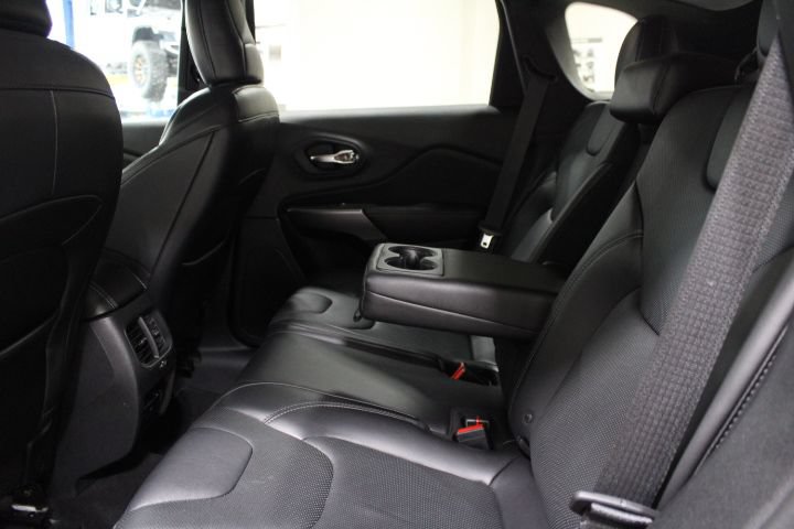 Used 2019 Jeep Cherokee Limited AWD/4WD image 50