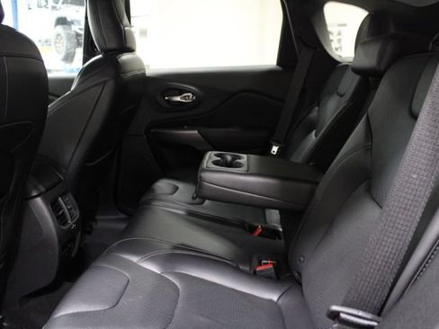 Used 2019 Jeep Cherokee Limited AWD/4WD image 50