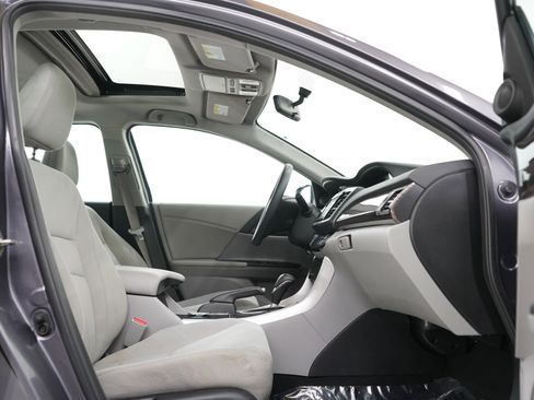 Used 2016 Honda Accord EX image 12