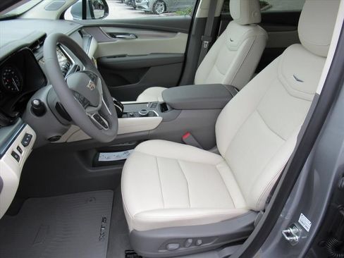 New 2026 Cadillac XT5 Premium Luxury w/ Driver Assist Package FWD image 16
