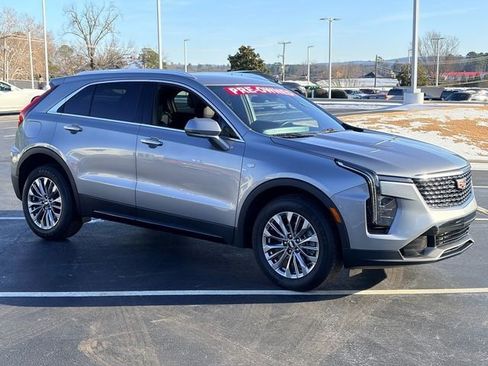 Used 2024 Cadillac XT4 Premium Luxury image 7