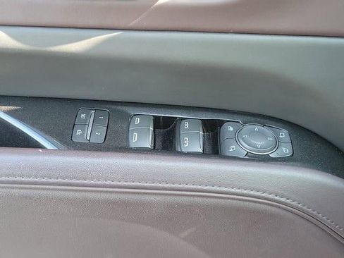 Certified 2023 Cadillac Escalade ESV Sport Platinum image 31