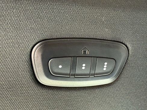 Used 2023 RAM 1500 Laramie AWD/4WD image 28