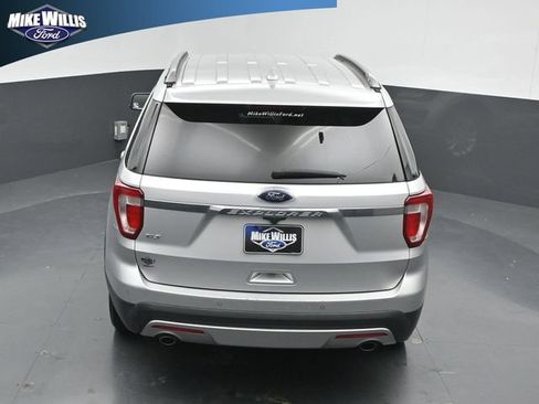 Used 2017 Ford Explorer XLT w/ Equipment Group 202A FWD image 14