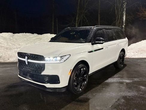 Used 2025 Lincoln Navigator L Black Label image 2