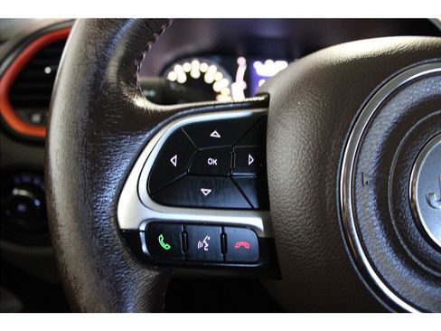 Used 2015 Jeep Renegade Latitude image 26