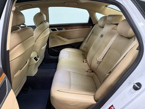 Used 2015 Hyundai Genesis 3.8 w/ Option Group 04 image 17