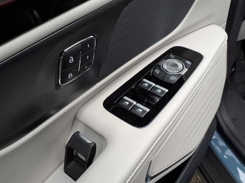 New 2026 Lincoln Nautilus Premier image 14