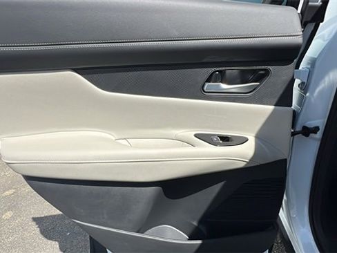 New 2025 Nissan Murano SL image 14